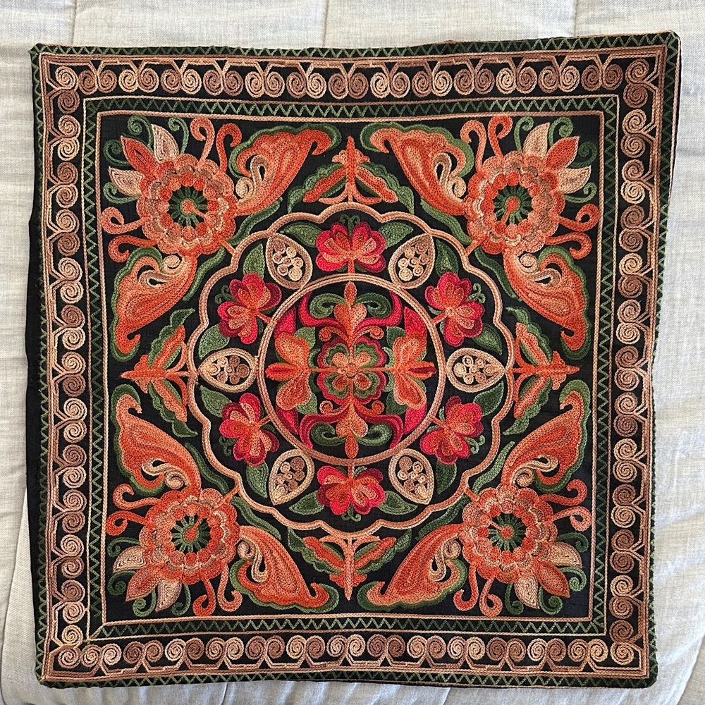 Embroidered cushion cover - BRAND NEW